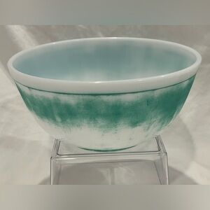🥳BOGO! Vintage Pyrex 403 2.5Qt Green Mixing Bowl. Second Largest Nesting Bowl.